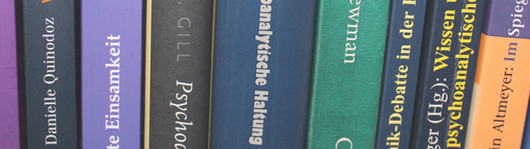 Bücher in Praxis Psychotherapie Pourshirazi Bremen